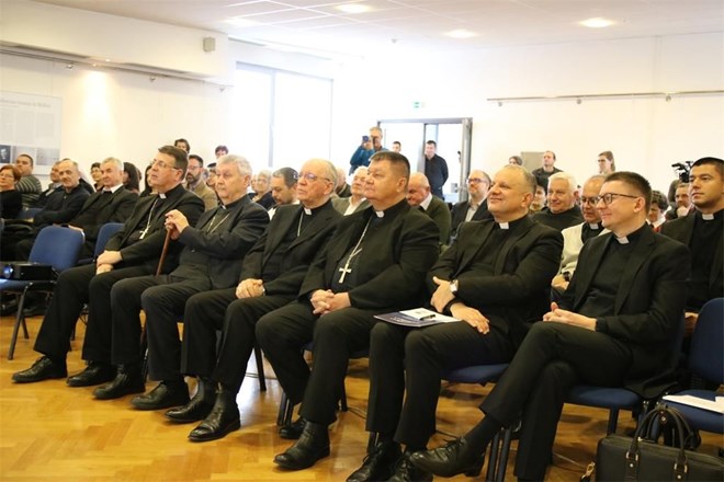Duhovni, kulturni i znanstveni program u čast biskupa Đure Kokše u Molvama